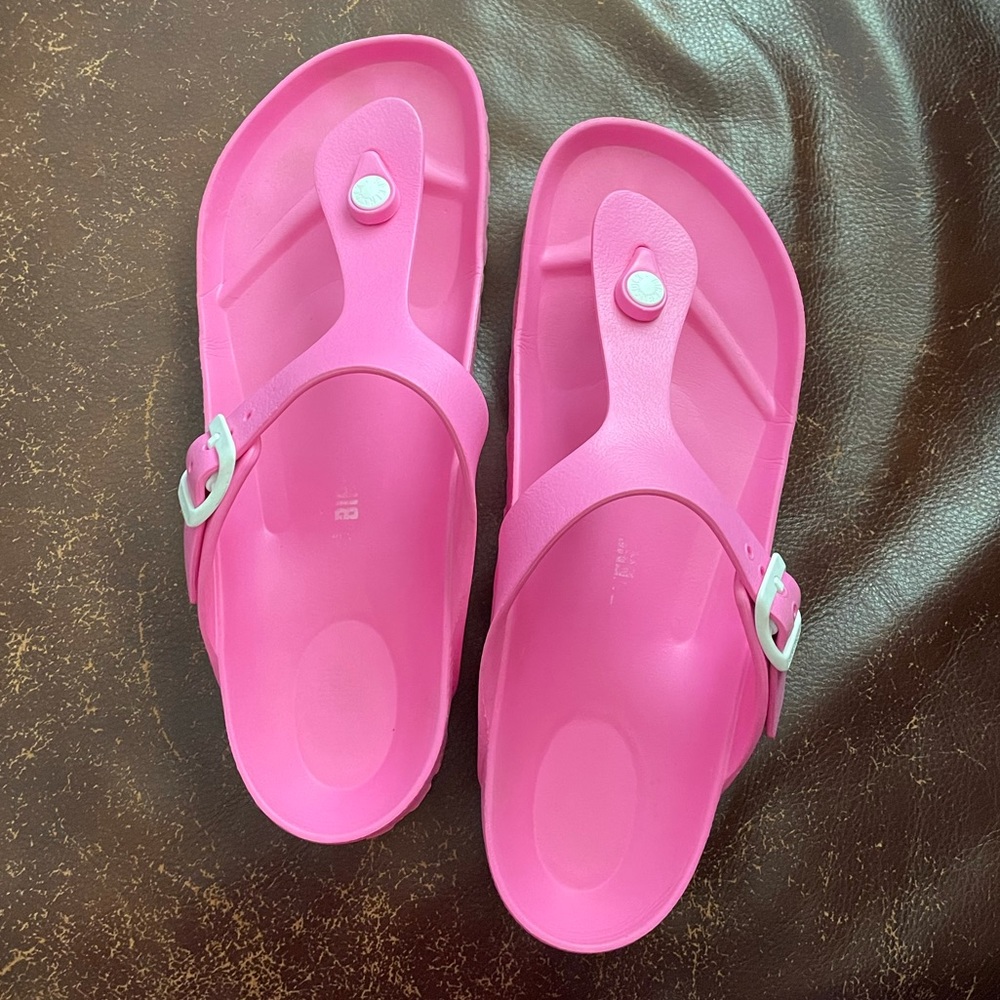 Pink plastic Birkenstock’s